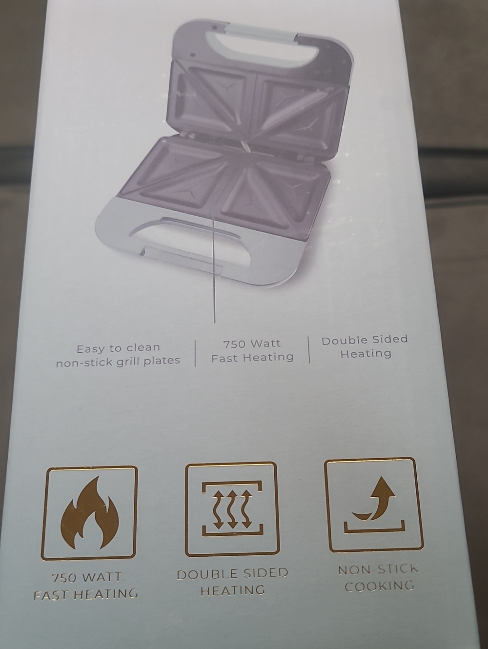 CWC Sandwich Maker - 750W Compact Sandwich Toaster See Pics For Color - Picture 2 of 5